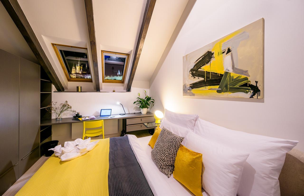 President Apt By Prague Castle, Views エクステリア 写真
