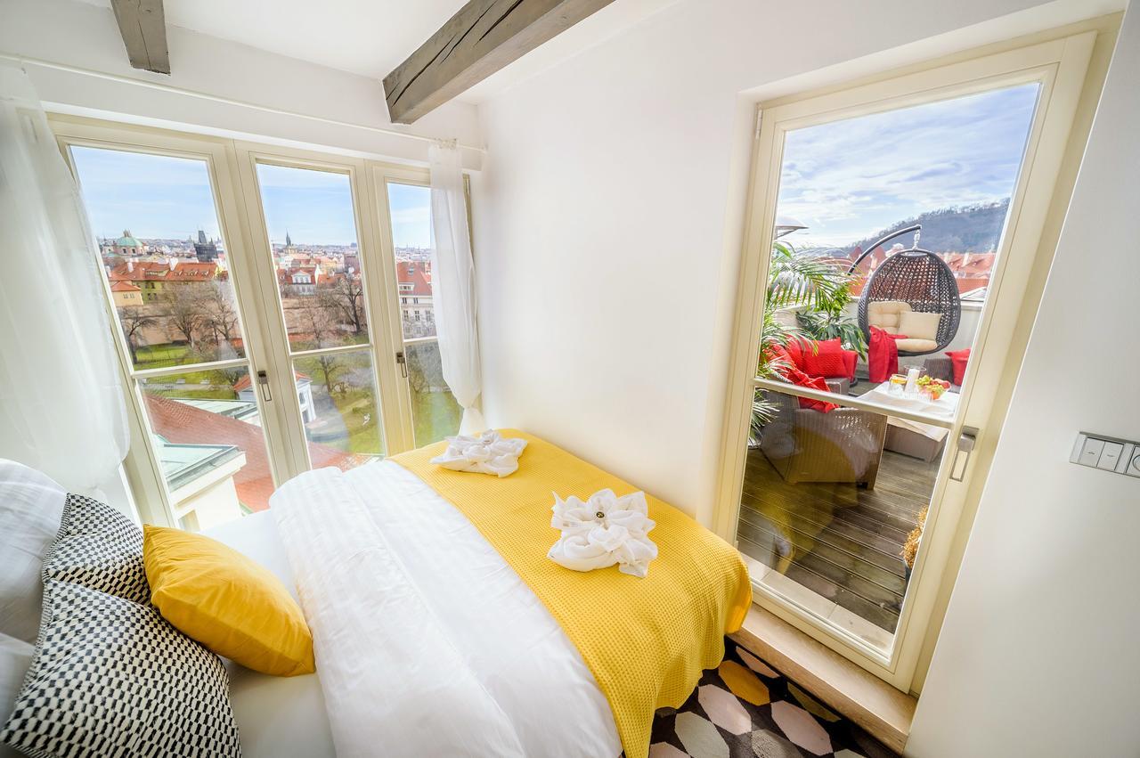President Apt By Prague Castle, Views エクステリア 写真