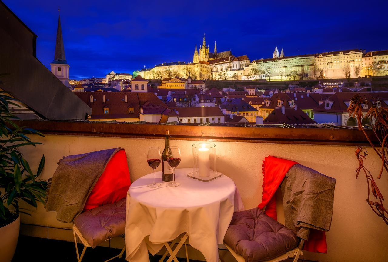 President Apt By Prague Castle, Views エクステリア 写真