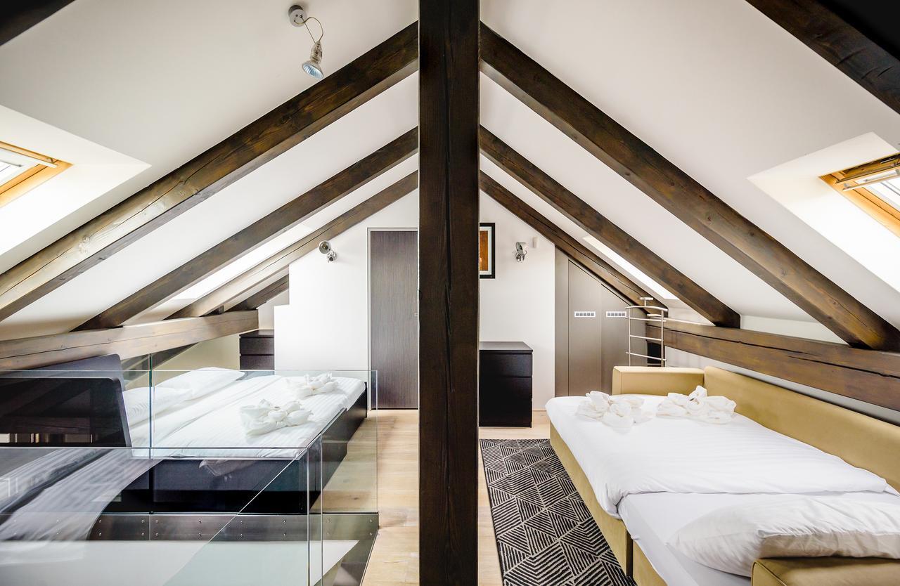 President Apt By Prague Castle, Views エクステリア 写真